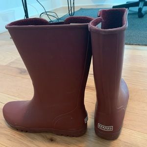 Maroon sperry rain boots size 8